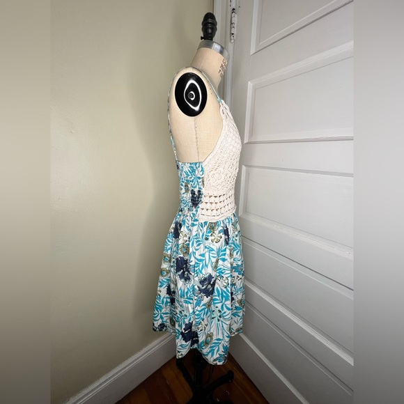 BOG Band of Gypsy Crochet Dress Floral Medium EUC - Picture 9 of 12